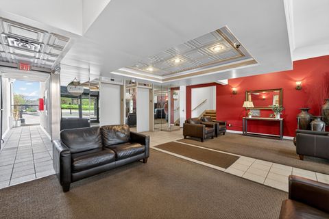 Tiny photo for 2015 S Finley Road #209, Lombard, IL 60148 (MLS # 12579360)