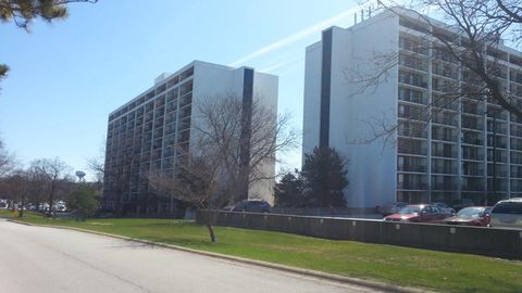 Tiny photo for 2015 S Finley Road #209, Lombard, IL 60148 (MLS # 12579360)