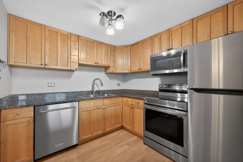Tiny photo for 2015 S Finley Road #209, Lombard, IL 60148 (MLS # 12579360)
