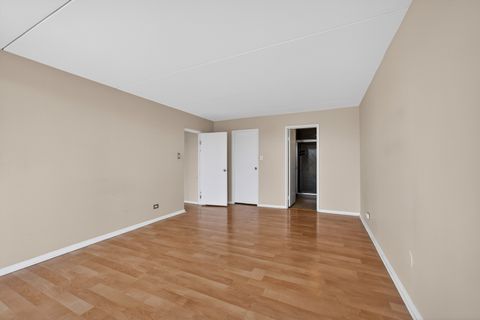 Tiny photo for 2015 S Finley Road #209, Lombard, IL 60148 (MLS # 12579360)
