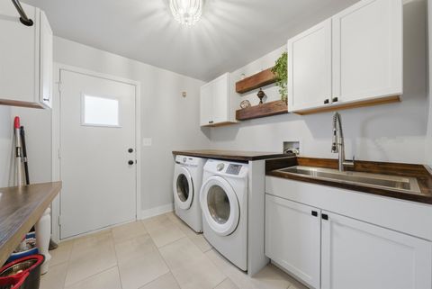 Tiny photo for 10749 S COOK Avenue, Oak Lawn, IL 60453 (MLS # 12587238)