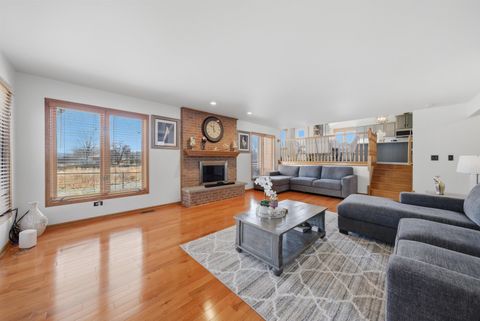 Tiny photo for 10749 S COOK Avenue, Oak Lawn, IL 60453 (MLS # 12587238)