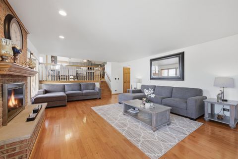 Tiny photo for 10749 S COOK Avenue, Oak Lawn, IL 60453 (MLS # 12587238)