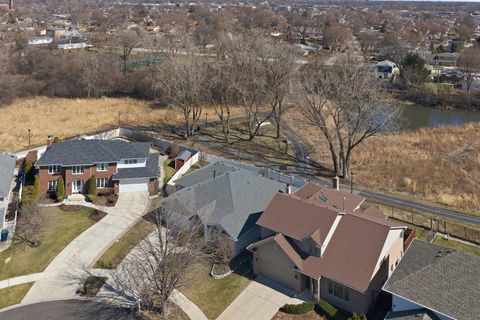 Tiny photo for 10749 S COOK Avenue, Oak Lawn, IL 60453 (MLS # 12587238)