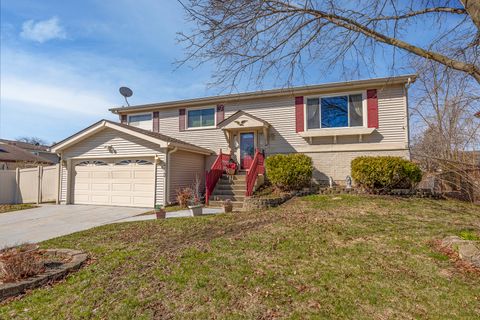 Photo of 213 Windsor Drive, Bolingbrook, IL 60440 (MLS # 12605137)