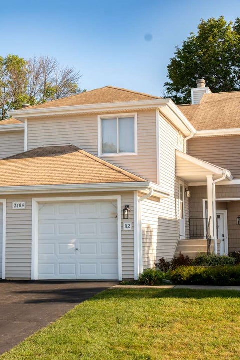 Photo of 2404 DANBURY Drive #B2, Woodridge, IL 60517 (MLS # 12745218)