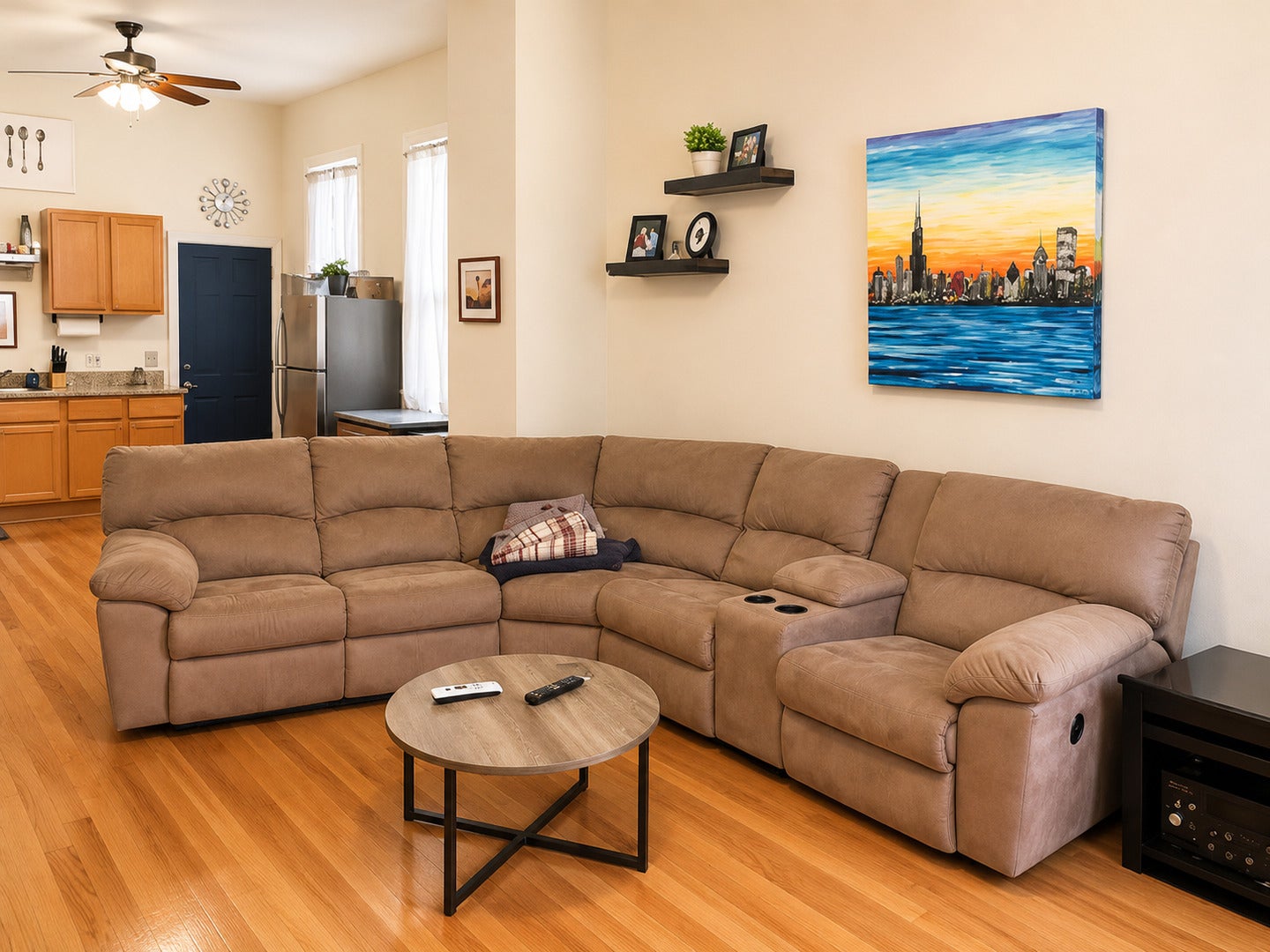 1946 W belmont Avenue 2F