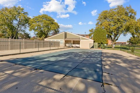 Tiny photo for 6443 Clarendon Hills Road #206, Willowbrook, IL 60527 (MLS # 12497248)