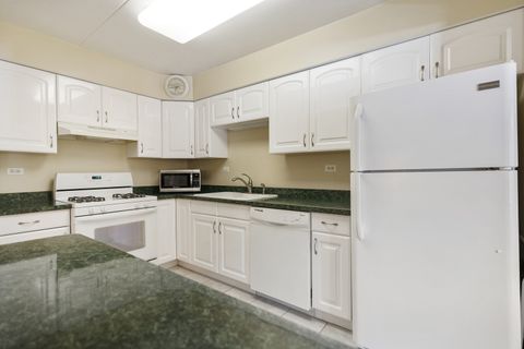 Tiny photo for 6443 Clarendon Hills Road #206, Willowbrook, IL 60527 (MLS # 12497248)