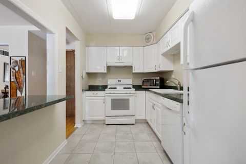 Tiny photo for 6443 Clarendon Hills Road #206, Willowbrook, IL 60527 (MLS # 12497248)