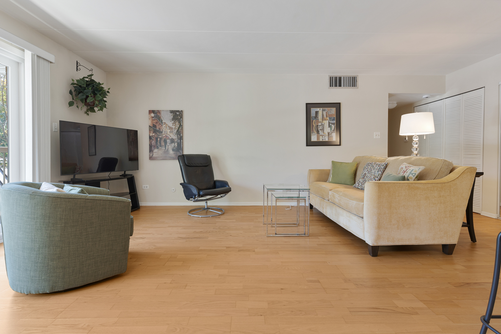 6443 Clarendon Hills Road 206