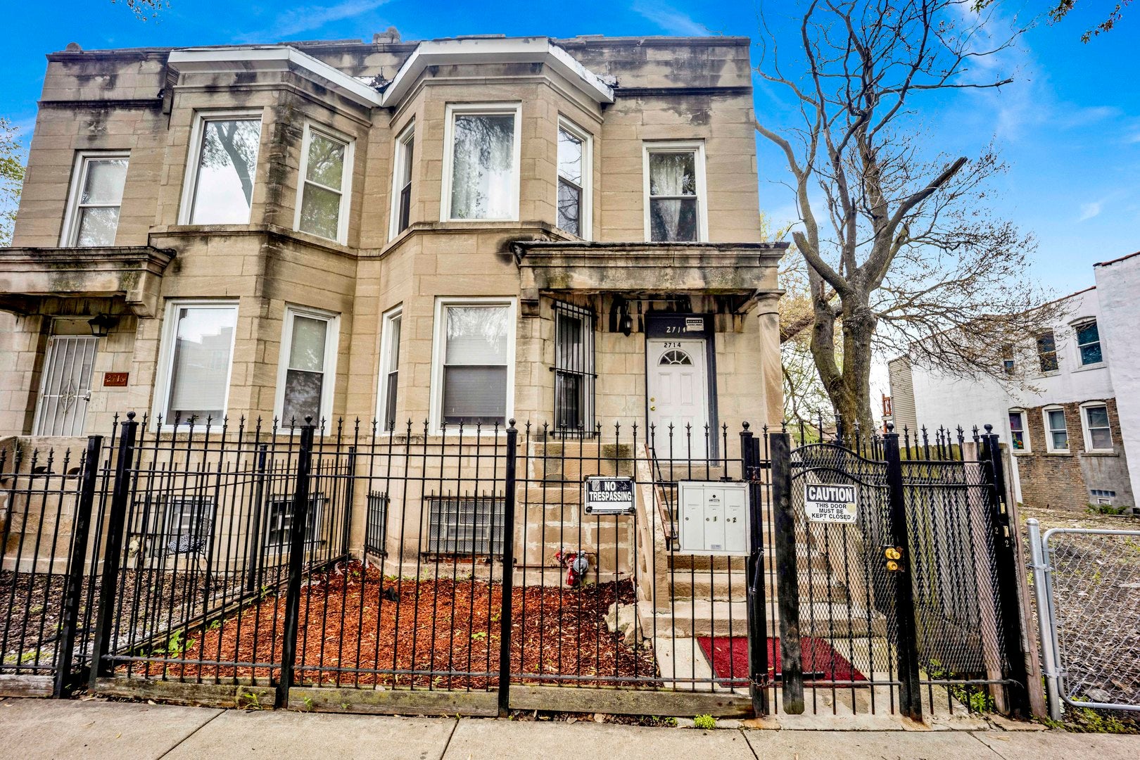 2714 W LEXINGTON Street
