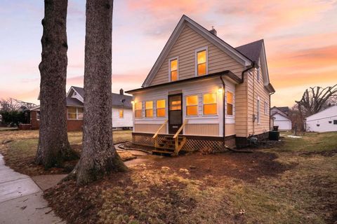 Photo of 1011 15th Street, Rockford, IL 61104 (MLS # 12590464)