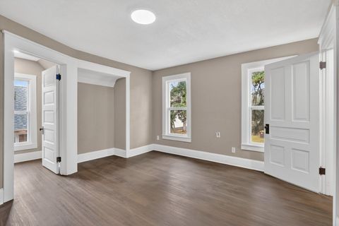 Tiny photo for 1011 15th Street, Rockford, IL 61104 (MLS # 12590464)