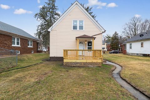 Tiny photo for 1011 15th Street, Rockford, IL 61104 (MLS # 12590464)