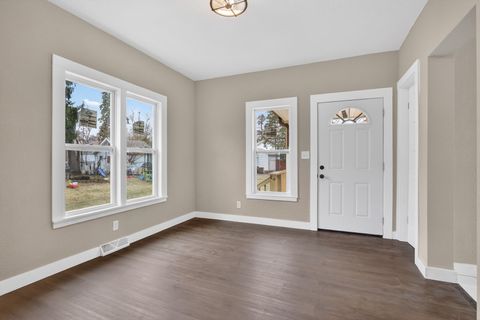 Tiny photo for 1011 15th Street, Rockford, IL 61104 (MLS # 12590464)