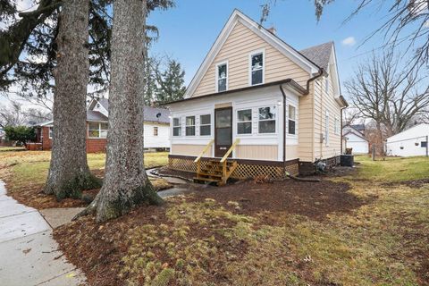 Tiny photo for 1011 15th Street, Rockford, IL 61104 (MLS # 12590464)