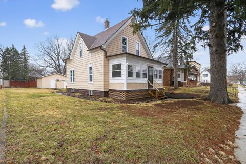 Tiny photo for 1011 15th Street, Rockford, IL 61104 (MLS # 12590464)