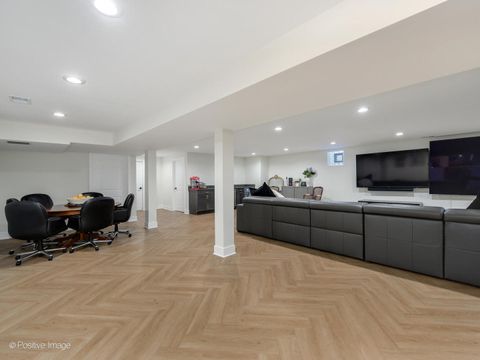 Tiny photo for 1729 Linden Avenue, Park Ridge, IL 60068 (MLS # 12490216)