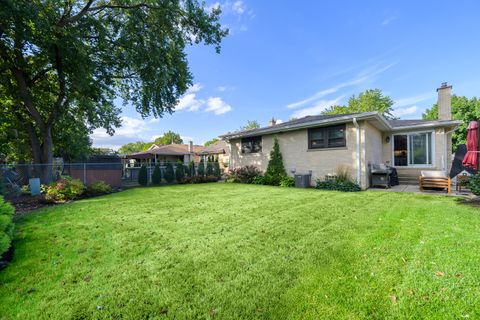 Tiny photo for 1729 Linden Avenue, Park Ridge, IL 60068 (MLS # 12490216)