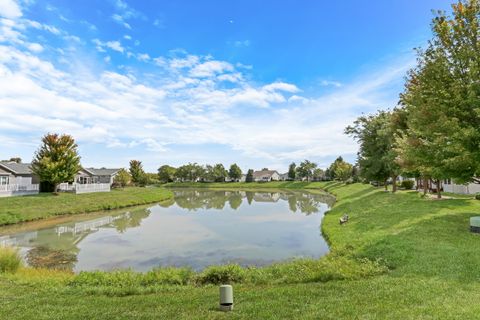 Tiny photo for 305 Legacy Court, Grayslake, IL 60030 (MLS # 12469894)