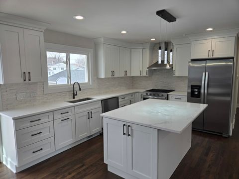 Tiny photo for 1570 Jefferson Road, Hoffman Estates, IL 60169 (MLS # 12563876)