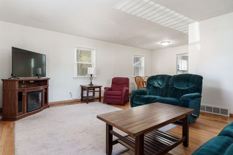 Tiny photo for 2224 Arizona Avenue, Rockford, IL 61108 (MLS # 12516382)