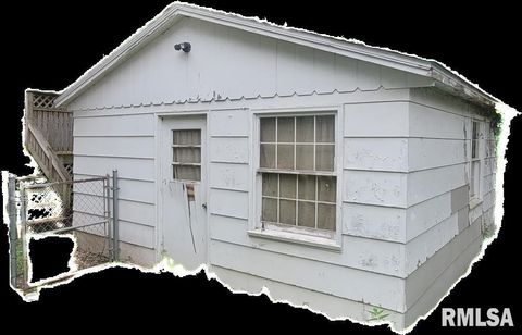 Tiny photo for 419 N JOHNSON Avenue, Mt Vernon, IL 62864 (MLS # EB458369)