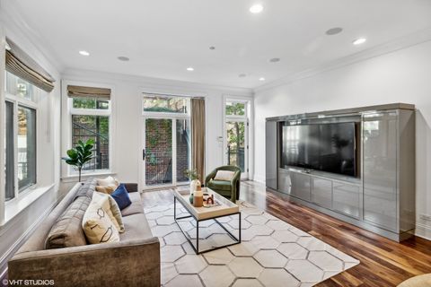 Tiny photo for 1907 N Lincoln Park West Street, Chicago, IL 60614 (MLS # 12624742)