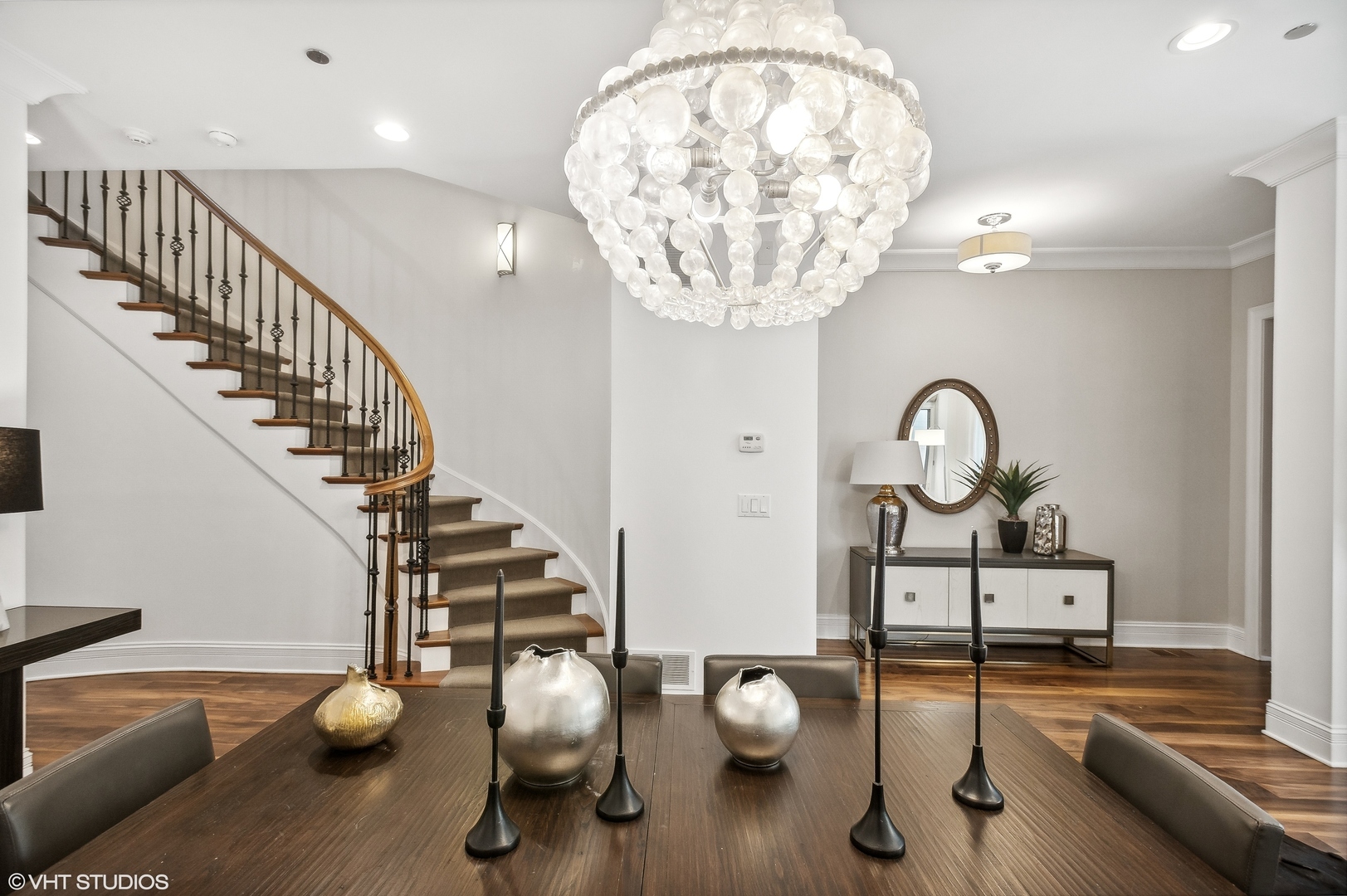 1907 N Lincoln Park West Street