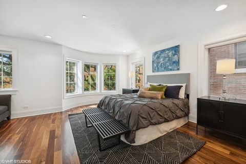 Tiny photo for 1907 N Lincoln Park West Street, Chicago, IL 60614 (MLS # 12624742)