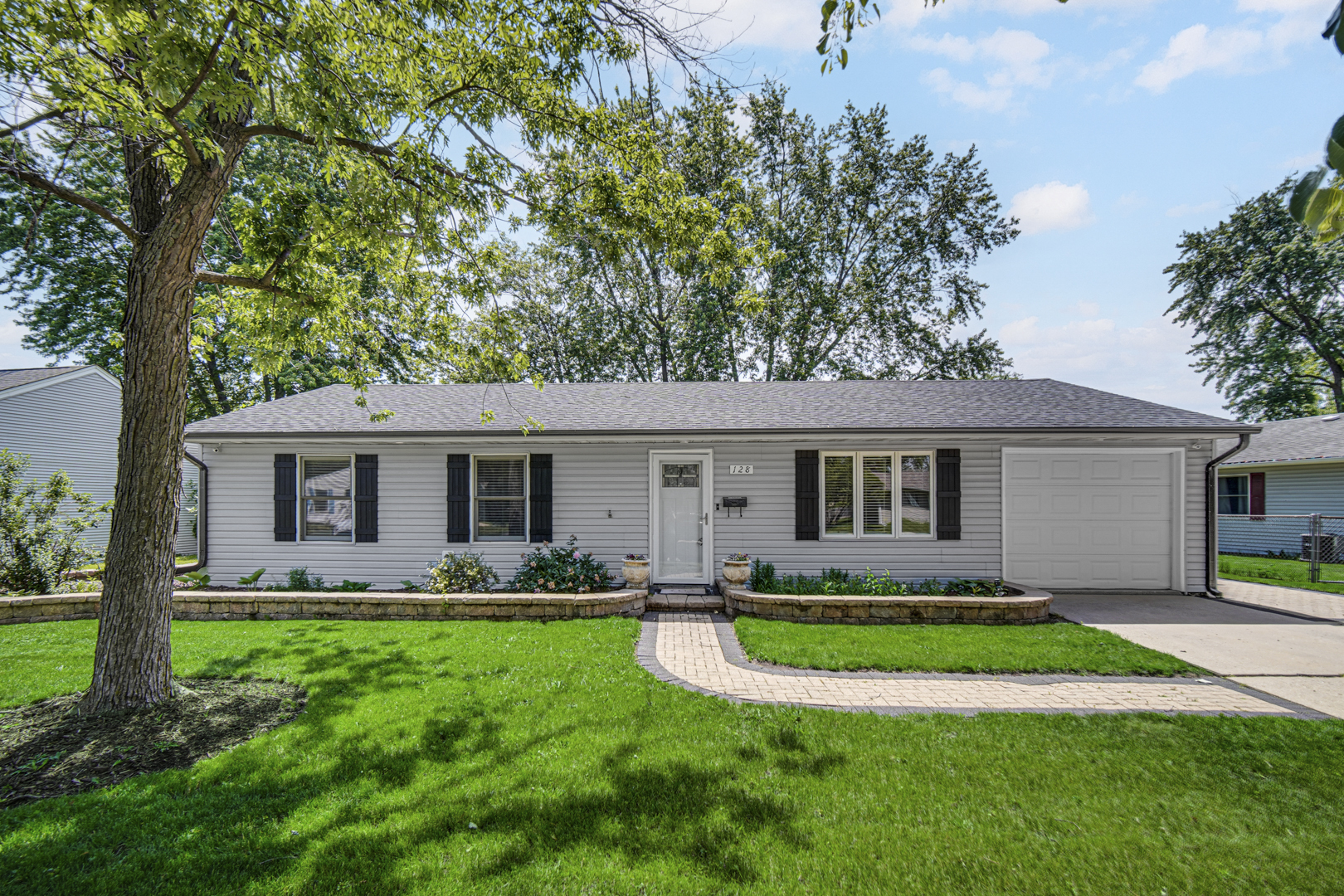128 Saugatuck Road