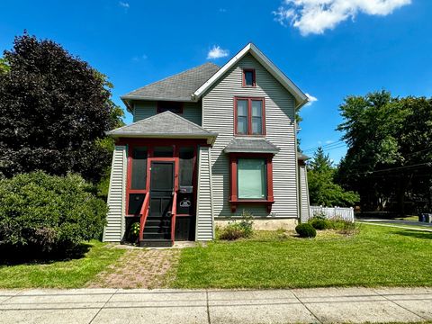Photo of 805 Augusta Avenue, Elgin, IL 60120 (MLS # 12462146)