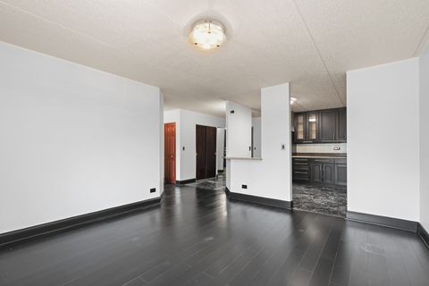 Tiny photo for 5011 Valley Lane #204, Streamwood, IL 60107 (MLS # 12606036)