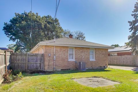 Tiny photo for 514 Iroquois Road, Hillside, IL 60162 (MLS # 12453396)