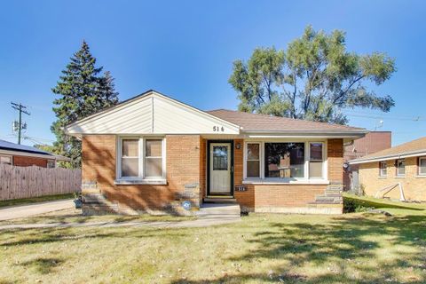 Photo of 514 Iroquois Road, Hillside, IL 60162 (MLS # 12453396)