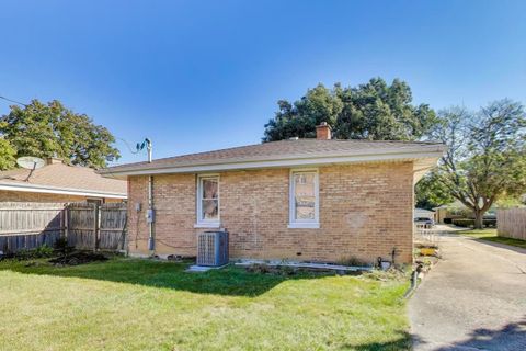 Tiny photo for 514 Iroquois Road, Hillside, IL 60162 (MLS # 12453396)
