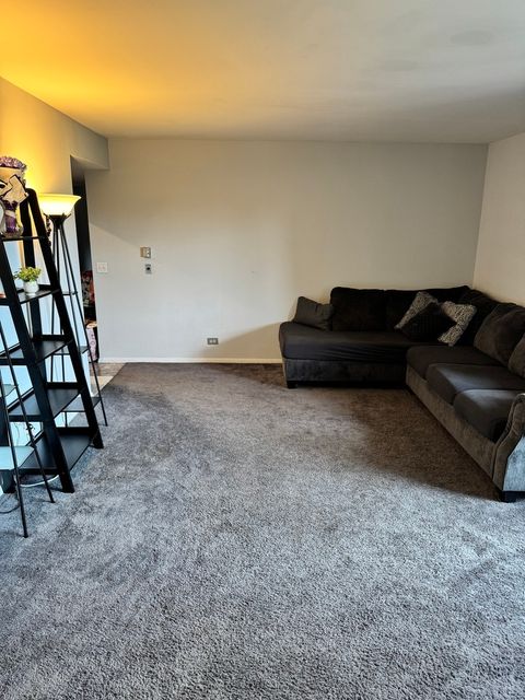 Tiny photo for 850 Wellington Avenue #304, Elk Grove Village, IL 60007 (MLS # 12319101)