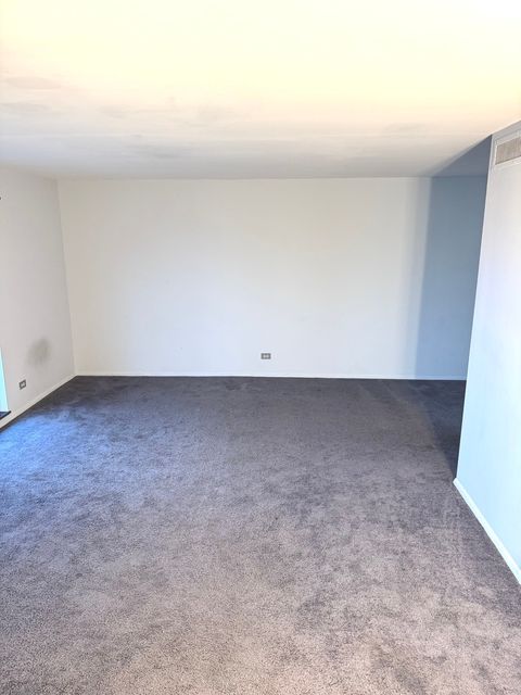 Tiny photo for 850 Wellington Avenue #304, Elk Grove Village, IL 60007 (MLS # 12319101)