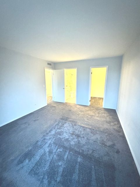 Tiny photo for 850 Wellington Avenue #304, Elk Grove Village, IL 60007 (MLS # 12319101)