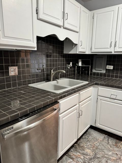 Tiny photo for 850 Wellington Avenue #304, Elk Grove Village, IL 60007 (MLS # 12319101)