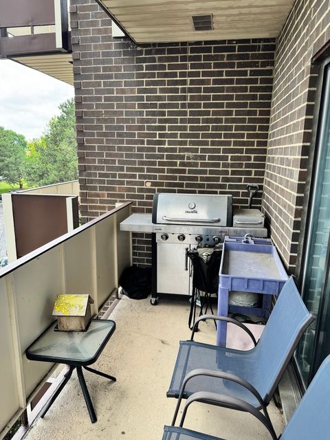 Tiny photo for 850 Wellington Avenue #304, Elk Grove Village, IL 60007 (MLS # 12319101)