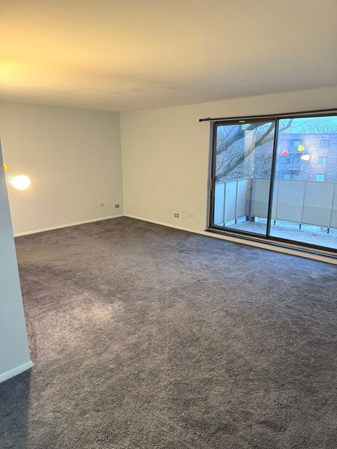 Tiny photo for 850 Wellington Avenue #304, Elk Grove Village, IL 60007 (MLS # 12319101)