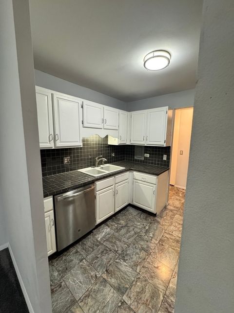 Tiny photo for 850 Wellington Avenue #304, Elk Grove Village, IL 60007 (MLS # 12319101)