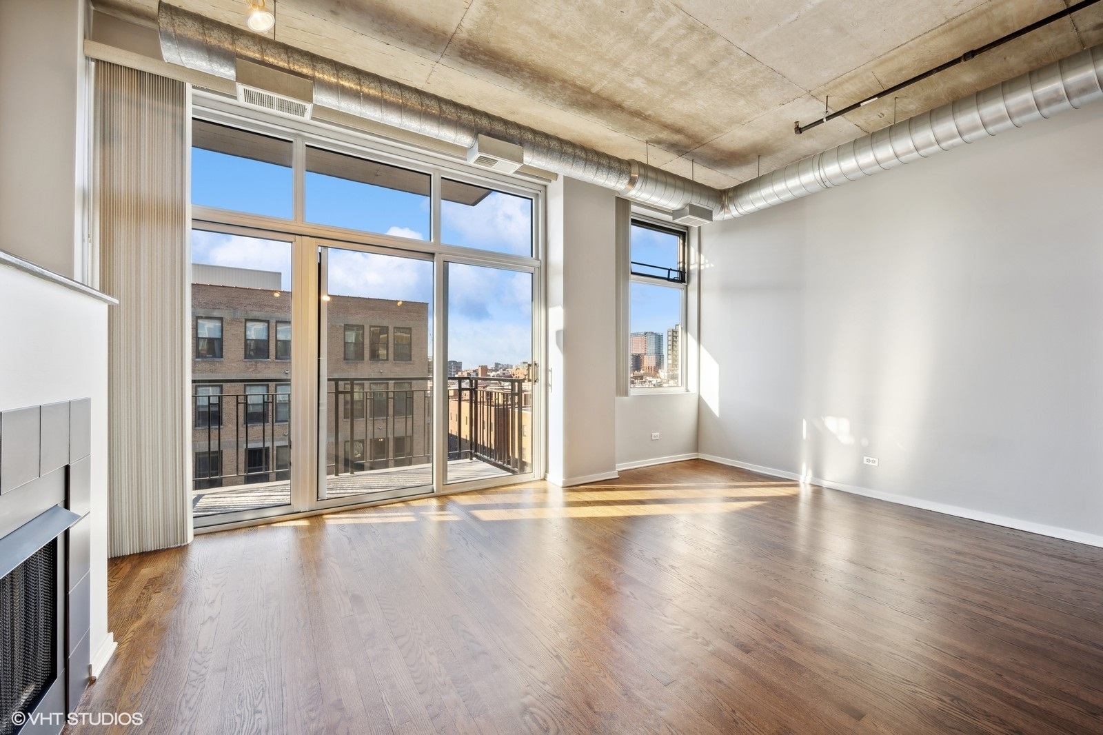 1000 W ADAMS Street 723