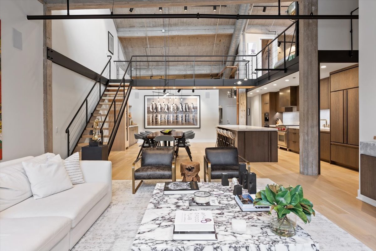 850 W Adams Street 7E