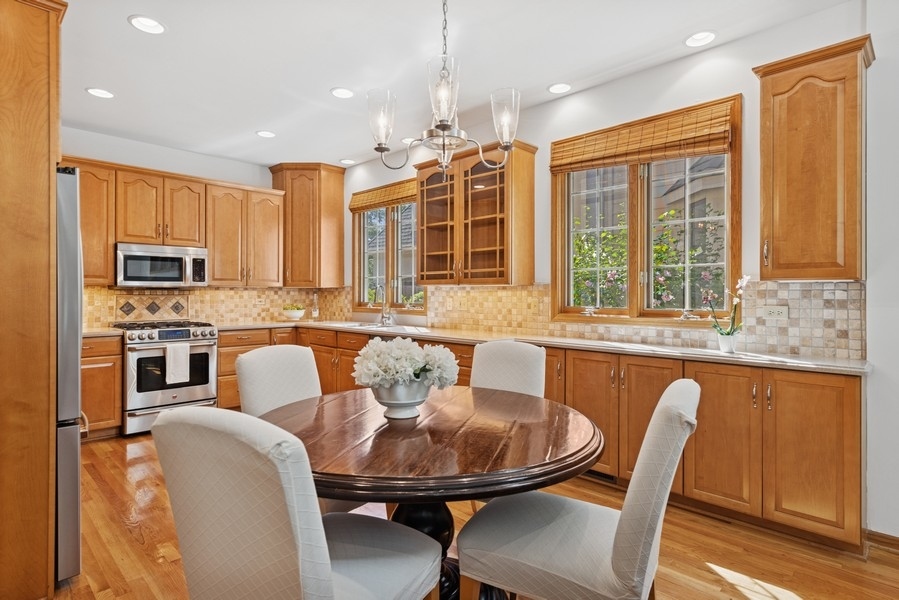 324 N County Line Road