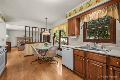 Tiny photo for 1540 Independence Avenue, St. Charles, IL 60174 (MLS # 12496616)