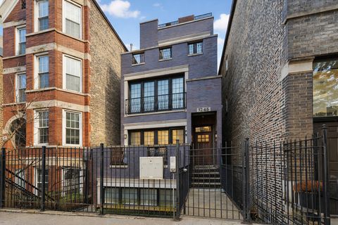 1245 N Greenview Avenue 3 Chicago IL 60642