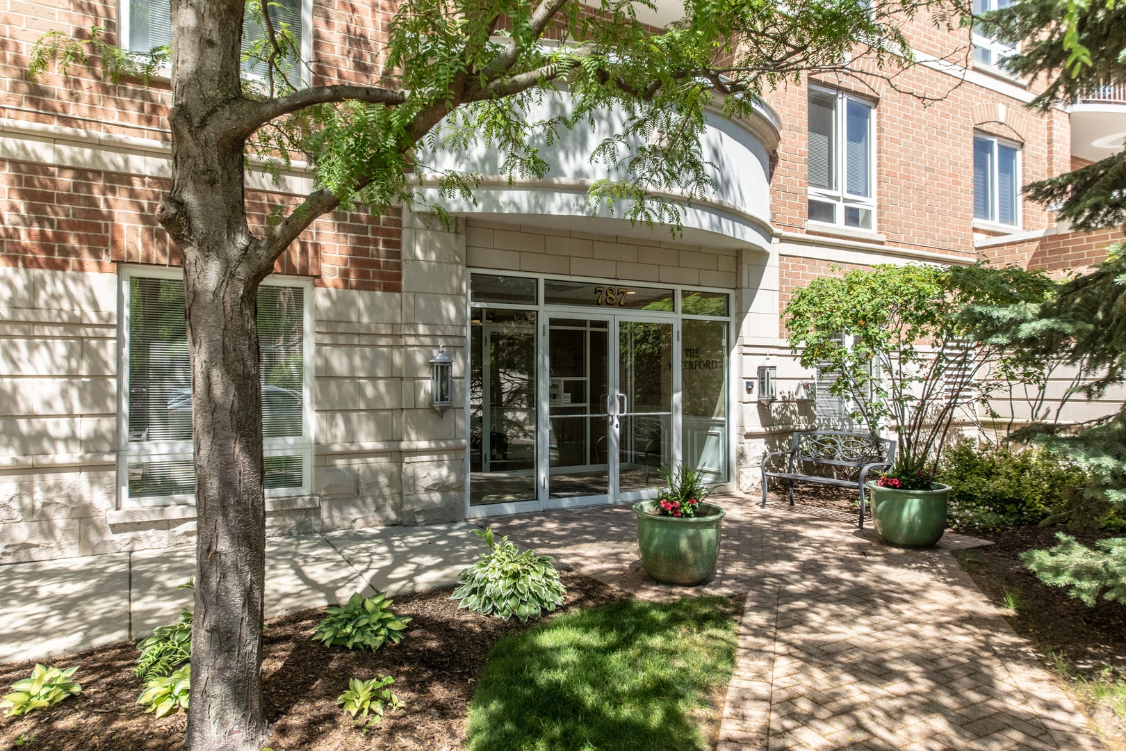 787 Graceland Avenue 604B